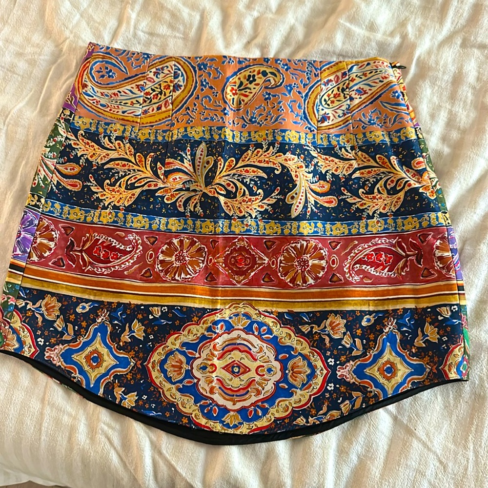 Zara size M skirt. Perfect condition
